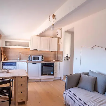 Bright 29m With Nice View In Apartment
